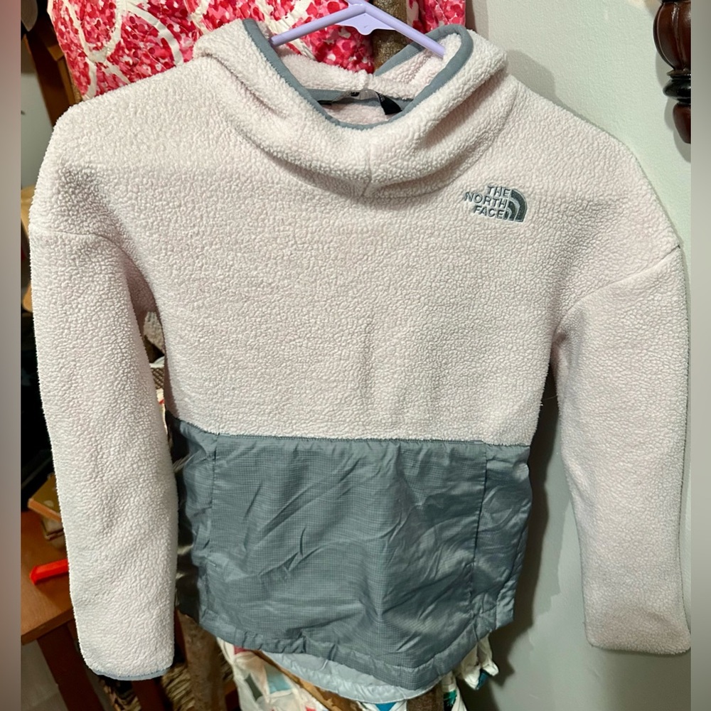 🩷😻Girls (size7/8) The North Face Fleece Pullover